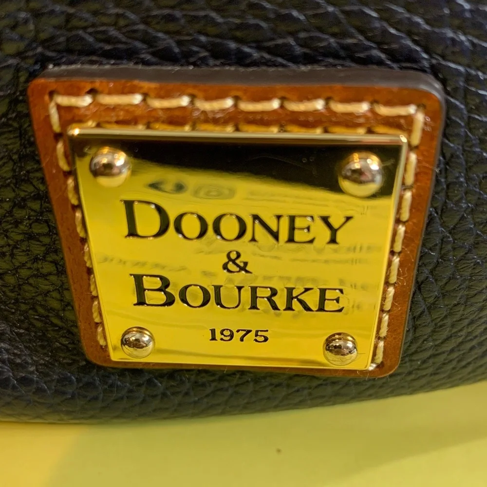 Dooney & Bourke Pebble Grain Drawstring Bucket Bag – Navy & Tan Leather 💼 - Picture 2 of 7